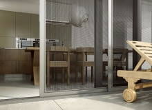 Moskitiery drzwiowe wykonuje się z profili aluminiowych, na zdjęciu model przesuwny moskitiery, moskitiera, moskitiera na drzwi, moskitiera okienna