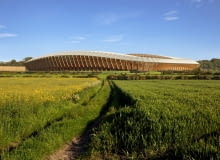 Drewniany stadion w Gloucestershire. Proj. Zaha Hadid Architects Drewniany stadion w Gloucestershire. Proj. Zaha Hadid Architects