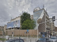 Murale 'Foton' i 'Jubiler' na kamienicy przy Targowej 15 w Warszawie.