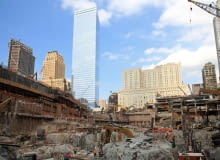7WTC wznosi się obecnie nad dziurą Ground Zero, czyli miejsca, gdzie stały Twins Towers WTC budowa, projekt, architektura, ekologia, wieżowce, nowy jork, wieżowiec, usa, skidmore owings and merill, manhattanie, budynek