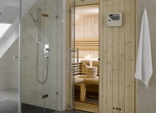 Wygodna kabina powinna mieć przynajmniej jeden bok o długości 200 cm sauna