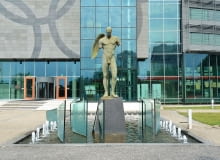 Ikaro Alato, Igor Mitoraj, Warszawa, fot. Adrian Grycuk, (wikimedia, CCC BY-SA 3.0 pl)