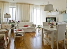 Wnętrze. Jedyny pokój w tym mieszkaniu pełni wszystkie funkcje, a jednocześnie elegancko się prezentuje. Jest miejsce, gdzie kilka osób może zrelaksować się przy kawie, a nawet zasiąść do posiłku. Liczne schowki pozwalają utrzymać ład, nieodzowny w pomieszczeniu, w którym się wypoczywa i przyjmuje gości. 03.06.2009