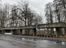 Betonowa, brutalistyczna wiata autobusowa na Westerplatte