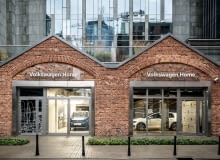 Nowy salon Volksawagena ma przypominać przytulne wnętrze mieszkalne. Projekt opracowali architekci ze studia modelina Nowy salon Volksawagena ma przypominać przytulne wnętrze mieszkalne. Projekt opracowali architekci ze studia modelina