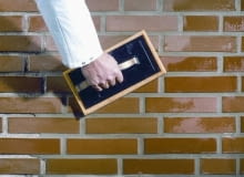 Do czyszczenia zabrudzonej powierzchni używa się narzędzi, którymi nie można jej uszkodzić: gąbek, pac gąbkowych lub miękkich szczotek. Do czyszczenia zabrudzonej powierzchni używa się narzędzi, którymi nie można jej uszkodzić: gąbek, pac gąbkowych lub miękkich szczotek.