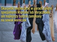 Skarpetki mogą utknąć pod gumowym kołnierzem w pralce - sprawdźmy to miejsce po praniu, a czasem zajrzyjmy też do filtra pralki