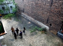 PLAC NA GLANC: metamorfoza podwórka przy ulicy Tokarskiej w Katowicach. Projekt: Grzegorz Layer, Ewa Labus-Janusz, Michał Centkowski PLAC NA GLANC: metamorfoza podwórka przy ulicy Tokarskiej w Katowicach. Projekt: Grzegorz Layer, Ewa Labus-Janusz, Michał Centkowski