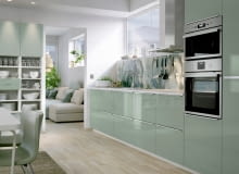 Świeży odcień zieleni działa w kuchni odświeżająco. Jakie kolory wybrać do kuchni?