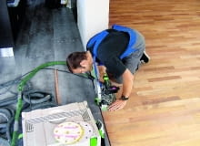 Nie szukajmy najtańszego fachowca, bo to zazwyczaj nie idzie w parze z jakością usługi. Ale nie wierzmy też, że jeśli fachowiec żąda najwyższych stawek, automatycznie najlepiej układa podłogi Nie szukajmy najtańszego fachowca, bo to zazwyczaj nie idzie w parze z jakością usługi. Ale nie wierzmy też, że jeśli fachowiec żąda najwyższych stawek, automatycznie najlepiej układa podłogi