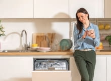 Co się bardziej opłaca - zmywarka czy mycie ręczne? Co się bardziej opłaca - zmywarka czy mycie ręczne?