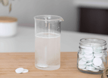 Jak przedłużyć świeżość ciętych kwiatów? Prosty trik za 4 zł!