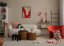 Nowoczesne mieszkanie pełne czerwonych akcentów