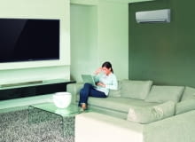 Do domów najbardziej są polecane klimatyzatory typu split. Składają się one z dwóch części - jednostki wewnętrznej oraz zewnętrznej. Ich montaż najlepiej przewidzieć w nowo budowanym domu, ale w już użytkowanym jest również możliwy. Do domów najbardziej są polecane klimatyzatory typu split. Składają się one z dwóch części - jednostki wewnętrznej oraz zewnętrznej. Ich montaż najlepiej przewidzieć w nowo budowanym domu, ale w już użytkowanym jest również możliwy.