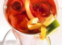 05.10.2004 WARSZAWA , SESJA DRINKI , HOTEL SOBIESKI , BAR ZBROJOWNIA , PRZEDSTAWIA