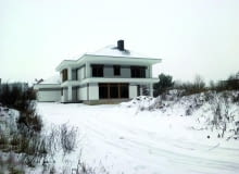 Jeśli planujemy ocieplić dom metodą ETICS (styropian lub wełna mineralna wykończone tynkiem cienkowarstwowym), warto to zrobić przed nadejściem mrozów realizacje domów, budowa