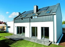 Dom energooszczędny powinien mieć prostą, zwartą bryłę, z dużymi przeszkleniami zorientowanymi na południe