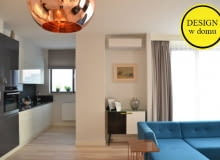 Mieszkanie w Wilanowie; proj. Agata Słoma - pracownia Omii. Salon z kuchnią. mieszkanie dla rodziny, prawdziwe mieszkanie, zdjęcia mieszkań, aranżacja wnętrza, aranżacje wnętrz