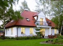 Dwór od strony ogrodu Dwór od strony ogrodu