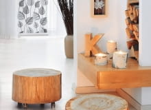 stoliki i świeczniki WNETRZA , POMYSLY NA WYKORZYSTANIE NATURALNYCH MATERIALOW ( KAMIENI , MUSZELEK , ROSLIN ) W DEKORACJACH ;NZ SWIECZNIKI Z KAWALKOW BRZOZYSTYLIZACJA KINGA KOLARY - SKOMROFOT. RADOSLAW WOJNARPUBLIKACJA CZTERY KATY NR 4 (246) - 4 2012