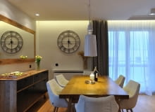 Najpierw był osobliwy spadek po dziadku - dębowe drewno. Inwestorzy z Elbląga postanowili cenną pamiątkę wkomponować we wnętrza ich nowego, rodzinnego lokum. mieszkanie w Elblągu, ciekawe mieszkanie, ciekawe wnętrza