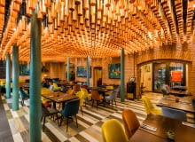 Restauracja Bombaj Masala - widok na salę główną i pokój dla dzieci. Proj. A8 ARCHITEKTURA Piotr Lewandowski