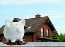 Pamiętaj, aby mieć również bufor finansowy. Zawsze warto mieć zapas środków na wypadek nieprzewidzianych sytuacji lub ewentualnych problemów. Eksperci zalecają, aby ten bufor wynosił około 10-20% całkowitego budżetu.