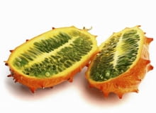 Balsamka tworzy sporo kwiatów męskich i kilka żeńskichi. Owoce bez miąższu mogą służyć jako miseczki do sałatek