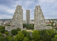 Wschodnia Brama, Nowy Belgrad (Serbia, dawna Jugosławia), proj. Dragoljub Mićović, Vera Ćirković, Milutin Jerotijević, 1973–1976 Wschodnia Brama, Nowy Belgrad (Serbia, dawna Jugosławia), proj. Dragoljub Mićović, Vera Ćirković, Milutin Jerotijević, 1973–1976