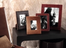 Dekoracje. Meble, ściany i podłogi wdziewają futrzane ubranka. Grozi nam epoka lodowcowa? Nie, po prostu taka jest moda. Zaakceptują ją nawet obrońcy zwierząt, bo materiału na te stroje dostarczają nie myśliwi, ale... producenci tkanin i tworzyw sztucznych.