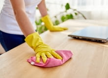 Czyszczenie mebli z płyty laminowanej.