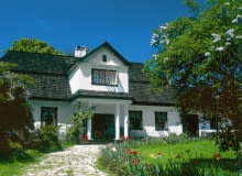 Wyżka - pomieszczenie nad gankiem trzeba chronić przed utratą ciepła przez odpowiednie ocieplenie stropu, najlepiej od spodu. ganek,drewniany dom,stary dom