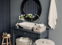 Łazienka inspiracje - ściana pomalowana farbą