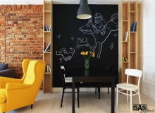 Ściana pokryta tablicówką to idealne miejsce, by pochwalić się swoją twórczością. DO RYSOWANIA. Ściana pokryta tablicówką to idealne miejsce, by pochwalić się swoją twórczością. saswnetrza.pl