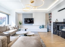 Przytulny rodzinny dom - aranżacja z nutą klasyki