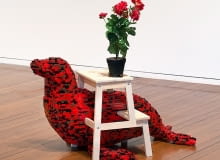 Stołek - foka. Proj. Claire Healy i Sean Cordeiro z 2014 roku. ikea, LEGO, meble