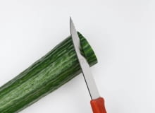 krojenie gorzkiego ogórka