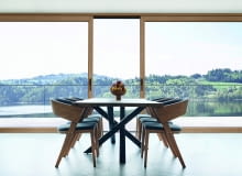 Wykorzystanie drewna w produkcji okien Innoview zapewnia wysoką termoizolacyjność oraz odpowiednią sztywność konstrukcji nawet przy dużych rozmiarach przeszkleń.