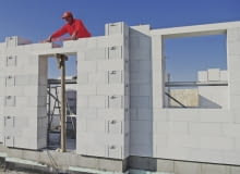 Domy z katalogu są zwykle tańsze od domów na indywidualne zamówienie, jeśli nie będziemy modyfikować projektu - za zmiany trzeba dodatkowo zapłacić budowa domu