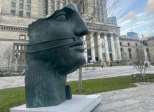 Igor Mitoraj "Tindaro" - monumentalna rzeźba na Placu Centralnym w Warszawie Igor Mitoraj "Tindaro" - monumentalna rzeźba na Placu Centralnym w Warszawie
