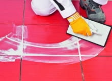 Jeśli spoiny są zniszczone należy usunąć stare fugi, a szczeliny dokładnie wyczyścić fugi, spoiny, naprawa fug