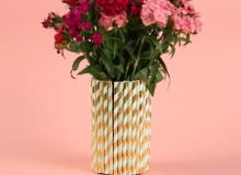 Wazon z papierowych słomek