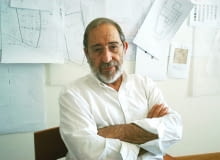 Alvaro Siza- portugalski architekt, laureat Złotego Lwa podczas XIII Biennale Architektury w Wenecji Alvaro Siza- portugalski architekt, laureat Złotego Lwa podczas XIII Biennale Architektury w Wenecji