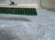 Czyszczenie podłoża przed wykonaniem wylewki Czyszczenie podłoża przed wykonaniem wylewki