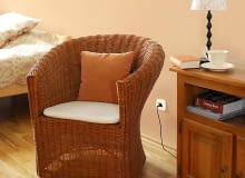 Dobrze umocowane gniazdko to nie tylko sprawa estetyki, lecz także gwarancja bezpieczeństwa domowników. Gdy wypada ze ściany, oznacza to zwykle, że trzymające je w puszce "żabki" działają zbyt słabo. Pokazujemy, co zrobić, by mocowanie znów było skuteczne. Dobrze umocowane gniazdko to nie tylko sprawa estetyki, lecz także gwarancja bezpieczeństwa domowników. Gdy wypada ze ściany, oznacza to zwykle, że trzymające je w puszce "żabki" działają zbyt słabo. Pokazujemy, co zrobić, by mocowanie znów było skuteczne.