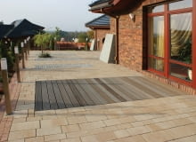 taras, nawierzchnia drewniana, nawierzchnia z płyt betonowych, nawierzchnia łączona z óżnych materiałów taras, nawierzchnia drewniana, nawierzchnia z płyt betonowych, nawierzchnia łączona z óżnych materiałów