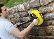 Myjką ciśnieniową można myć kamienne murki. Odpowiednie akcesoria ochronią nas przed rozpryskiwaniem się wody myjka ciśnieniowa, murek, ogrodzenie, kamień