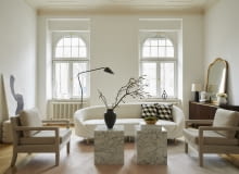 Szlachetne materiały: surowe drewno, szczotkowane złoto, aksamit, marmur Szlachetne materiały: surowe drewno, szczotkowane złoto, aksamit, marmur