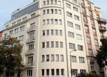 09.09.2010 WARSZAWA , WYREMONTOWANA KAMIENICA ZE SZKLANA KOPULA U ZBIEGU ULIC SPACEROWEJ I KLONOWEJ . FOT. ROBERT KOWALEWSKI / AGENCJA GAZETA