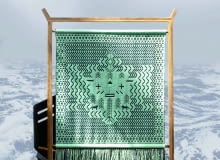 Kult morza - tkanina zainspirowana dawnymi obrzędami słowiańskimi oraz obchodami dnia Morza z czasów dwudziestolecia międzywojennego Kult morza - tkanina zainspirowana dawnymi obrzędami słowiańskimi oraz obchodami dnia Morza z czasów dwudziestolecia międzywojennego